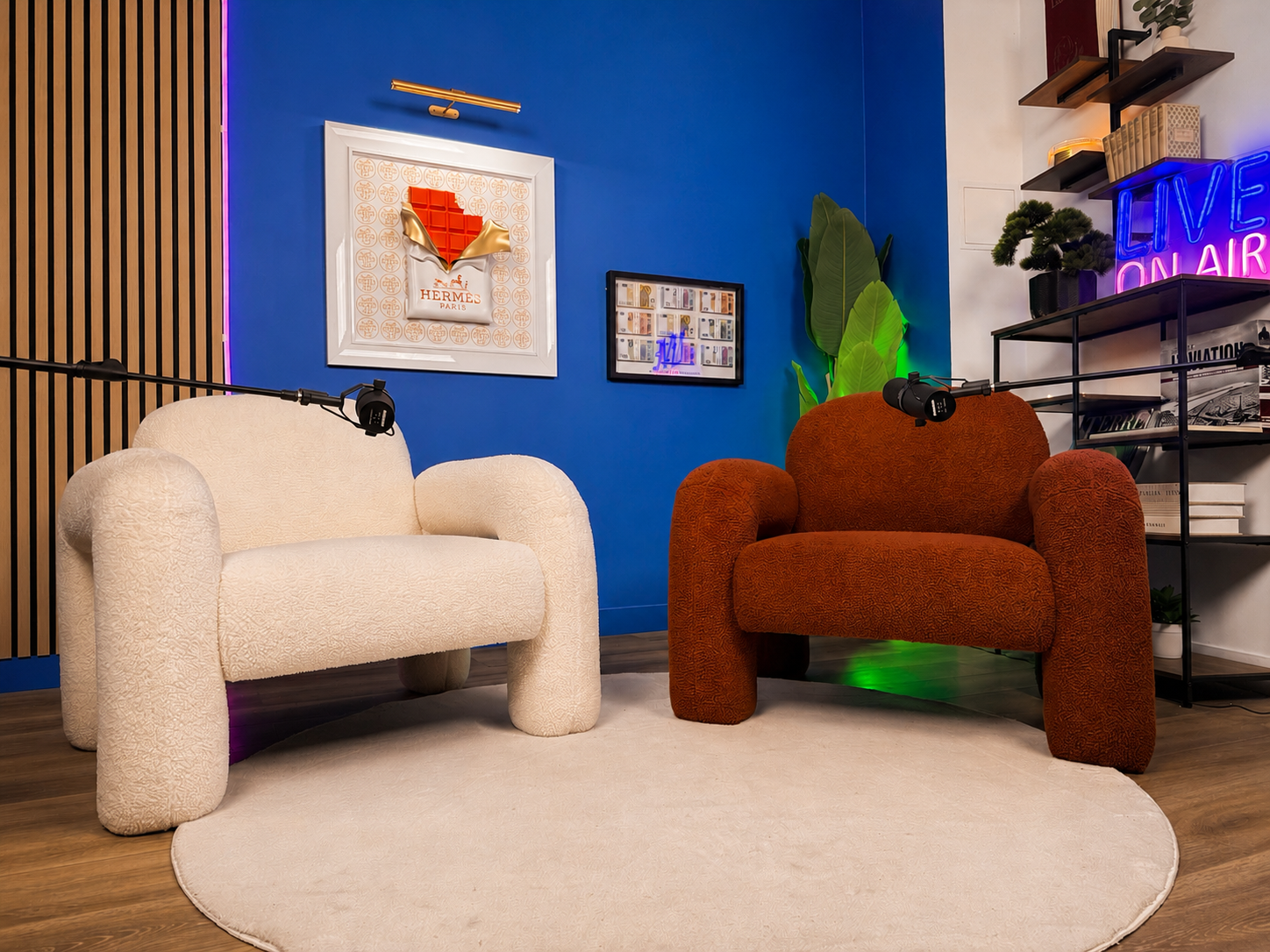 Décor du studio podcast Parlons Cash pour Essonne